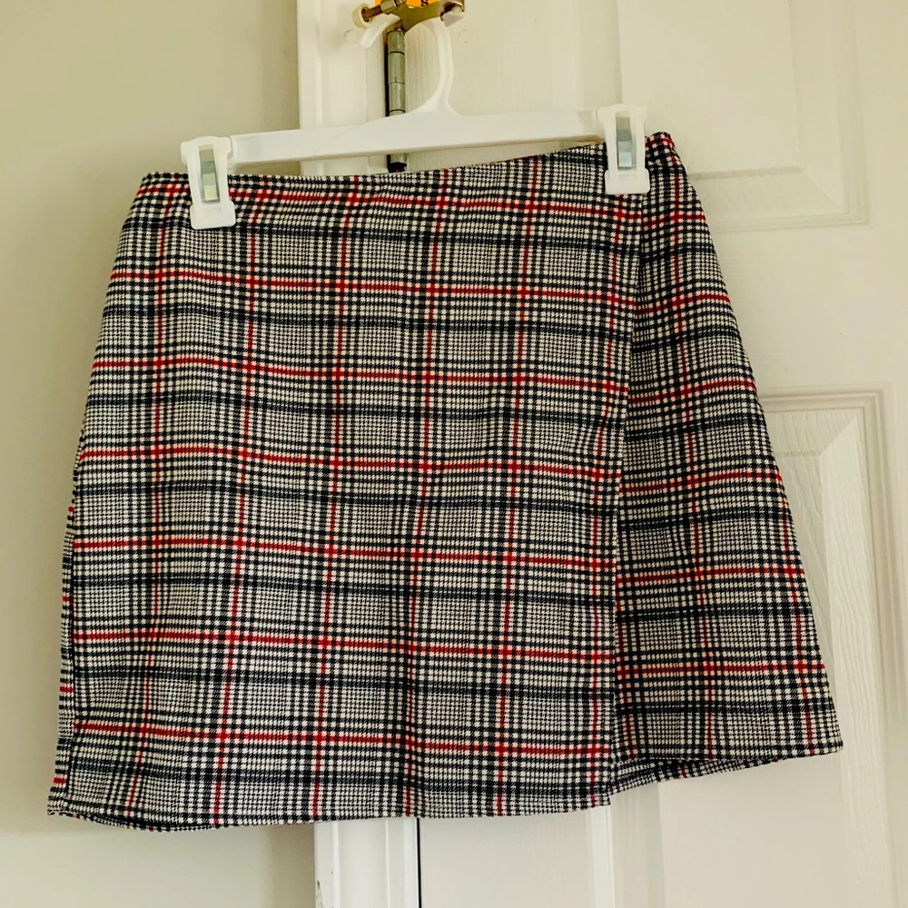 Hollister mini skirt